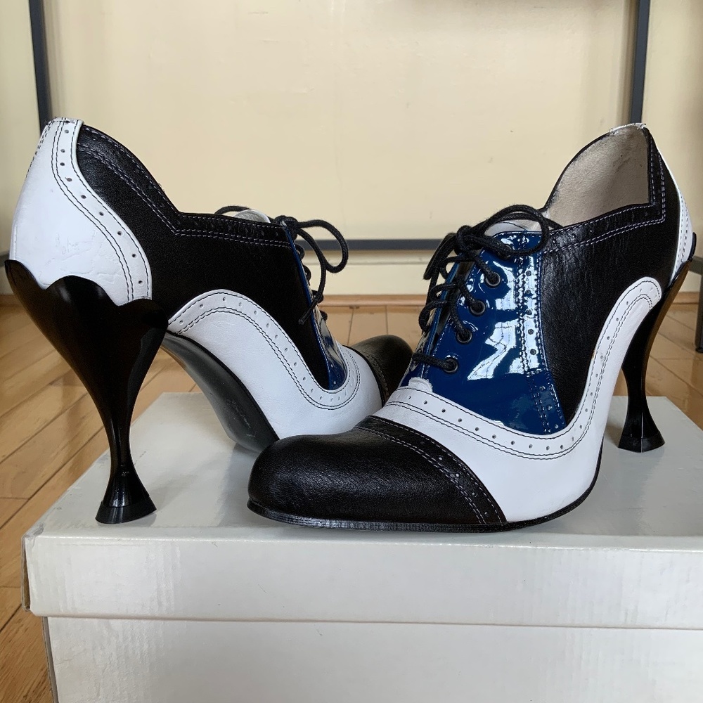 John Fluevog Mansfield Black White & Blue Leather Shoe Size 9 worn once indoors